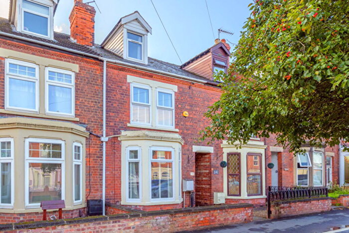 3 Bedroom Terraced House For Sale In Harlaxton Road In Grantham, NG31
