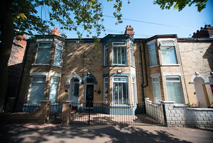 3 Bedroom Terraced House For Sale In Newcomen Street, Hull, HU9