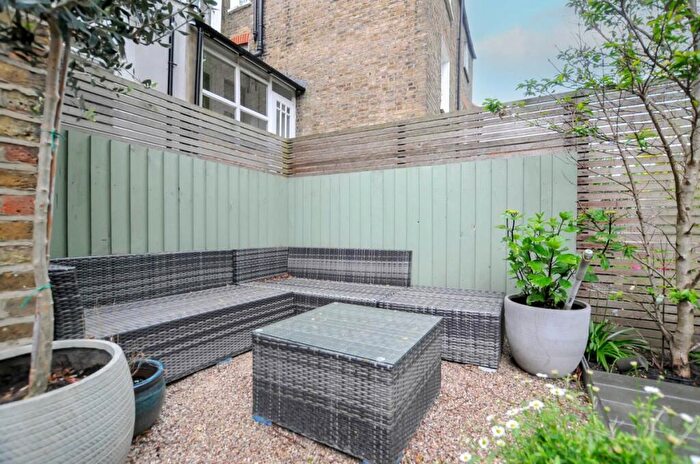 1 Bedroom Flat To Rent In Forburg Road, Stamford Hill, N16