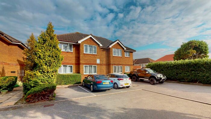 2 Bedroom Flat To Rent In Grace Court, Slough, SL1