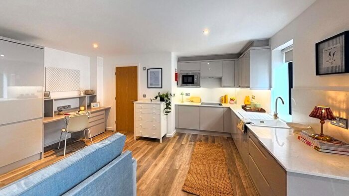 Studio To Rent In Platinum Plus Kensington- Studio |Verney St, EX1