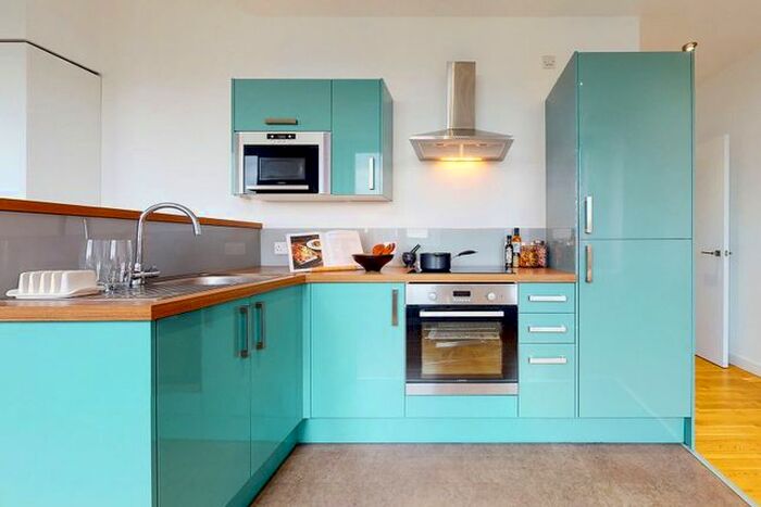 2 Bedroom Flat To Rent In Apt, Q One Residence #, LS2