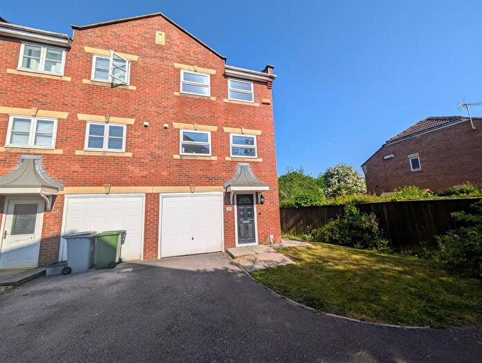 3 Bedroom End Of Terrace House To Rent In Cludd Avenue, Newark, NG24