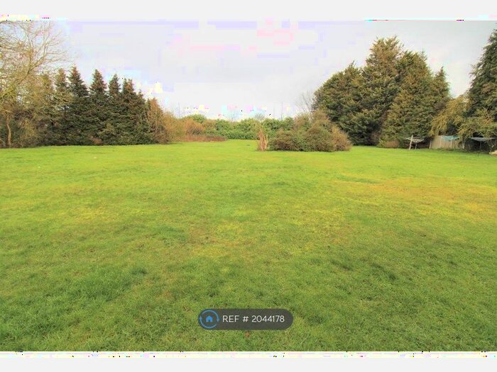 Studio To Rent In Bays Farm Court, West Drayton, UB7