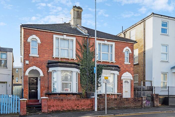 2 Bedroom Semi Detached House For Sale In Woodford Road, Central Watford, WD17
