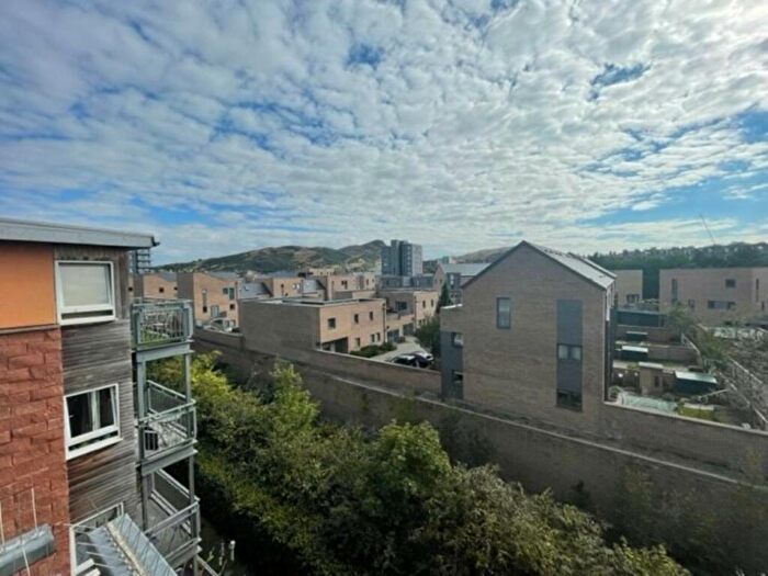2 Bedroom Flat To Rent In Albion Gardens, Edinburgh, EH7