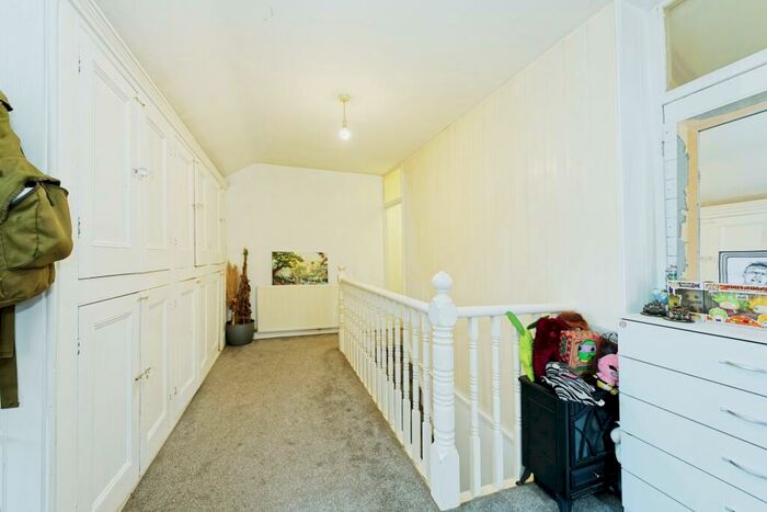 Maisonette For Sale In Church Road, Dover, Kent, CT17