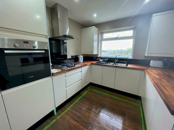 3 Bedroom House To Rent In Chelsea Close, Birmingham, B32