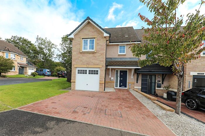 3 Bedroom Semi-Detached House For Sale In Sauchie Crescent, Kinglassie, KY5