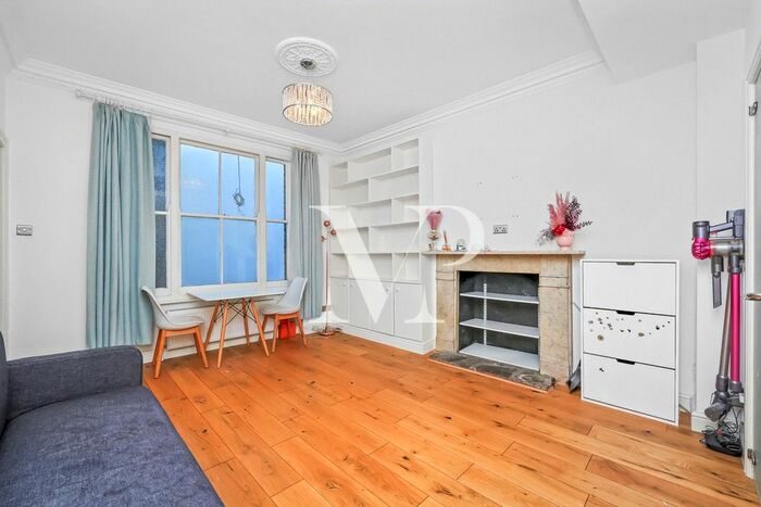 2 Bedroom Flat To Rent In Westbourne Grove, Notting Hill, W2