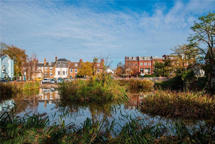 1 Bedroom Flat For Sale In Sandycombe Road, Richmond, TW9