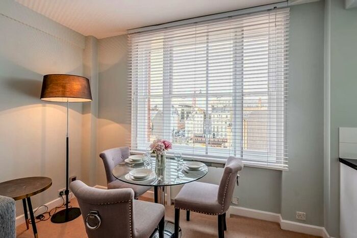 1 Bedroom Flat To Rent In Mayfair, London, Uk, W1J