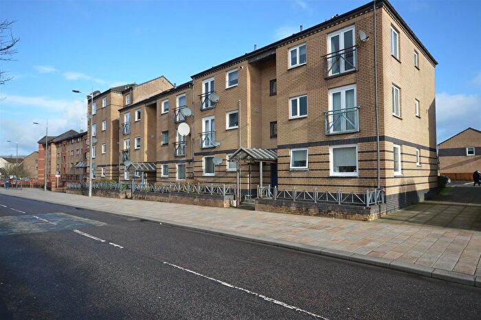 2 Bedroom Flat For Sale In Glasgow Road, Clydebank, G81