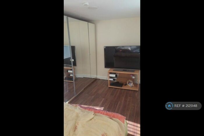 2 Bedroom Flat To Rent In Bedford Street Roath, Cardiff, CF24