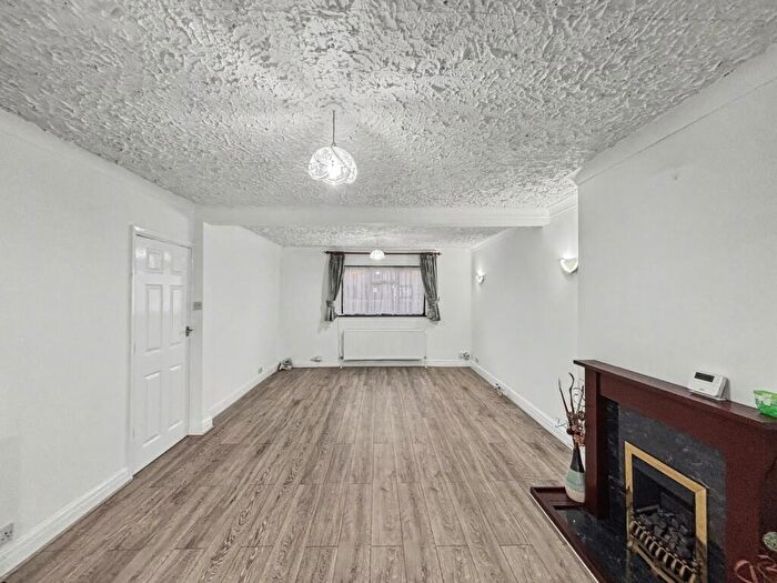 3 Bedroom Terraced House To Rent In The Broadway, Wealdstone, Harrow, HA3