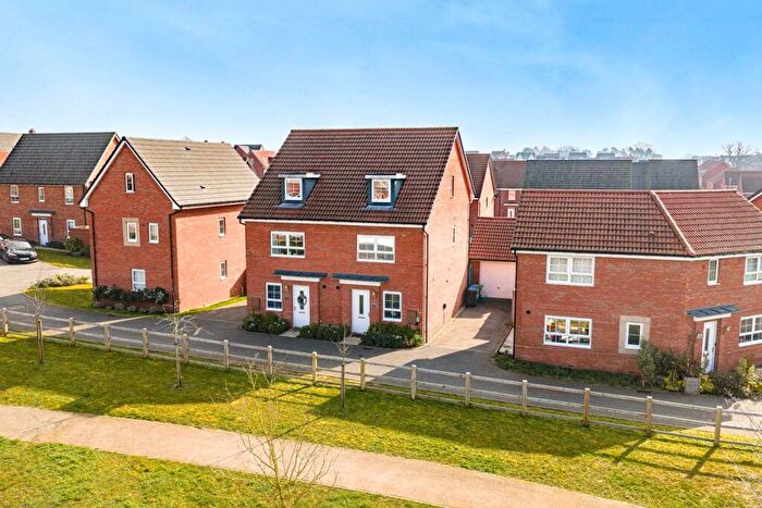 3 Bedroom Semi-Detached House To Rent In Clement Way, Warwick, Warwickshire, CV34