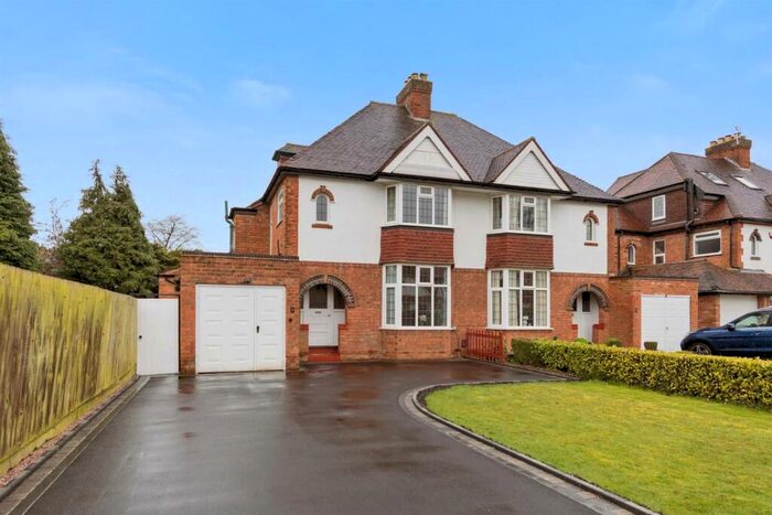 3 Bedroom Semi-Detached House To Rent In Heaton Road, Solihull, B91