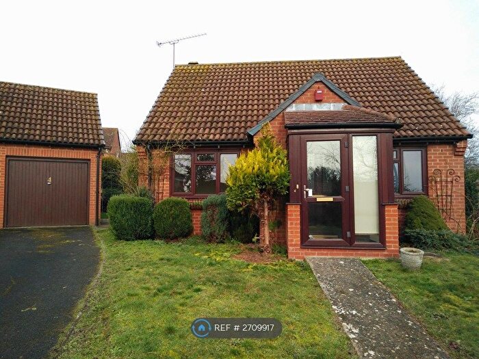 2 Bedroom Bungalow To Rent In Parsley Close, Reading, RG6