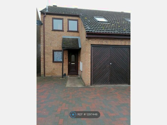 3 Bedroom Semi-Detached House To Rent In Annesley Close, Sawtry, Huntingdon PE28