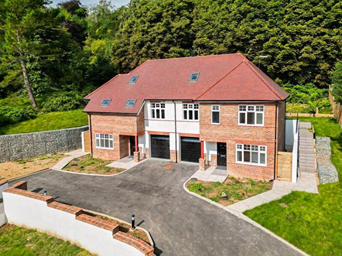 5 Bedroom Semi-Detached House To Rent In Welcomes Road, Kenley, CR8