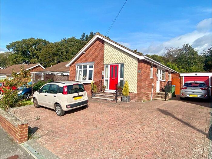 3 Bedroom Detached Bungalow For Sale In Argyle Crescent, Fareham, PO15