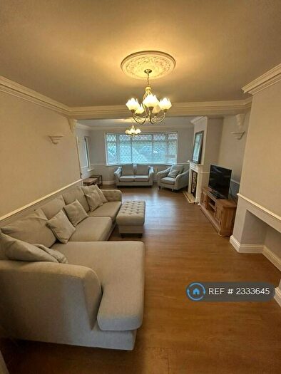 3 Bedroom Semi-Detached House To Rent In Longlands Avenue, Coulsdon, CR5