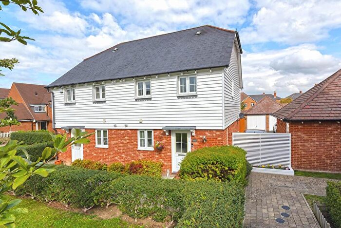 2 Bedroom Semi-Detached House For Sale In Porter Avenue, Kings Hill, ME19