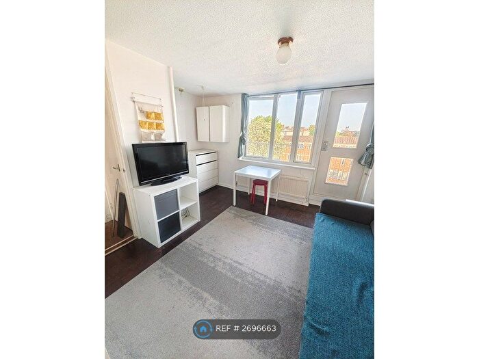 1 Bedroom Flat To Rent In Amina Way, London, SE16