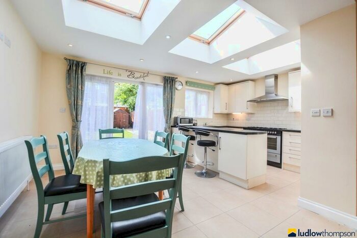 6 Bedroom Semi-Detached House To Rent In Phoebeth Road, London, SE4