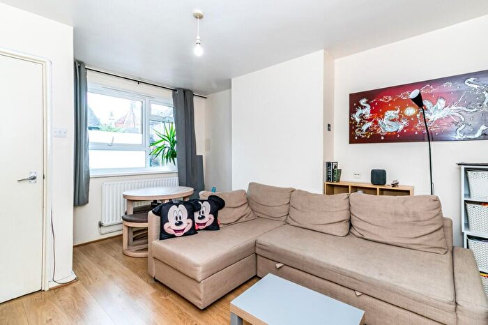 1 Bedroom Flat To Rent In Denmark Road, Kingston Upon Thames, KT1