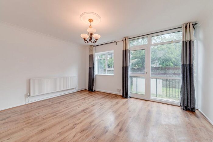 2 Bedroom Flat To Rent In Hillmarton Road, Islington, N7