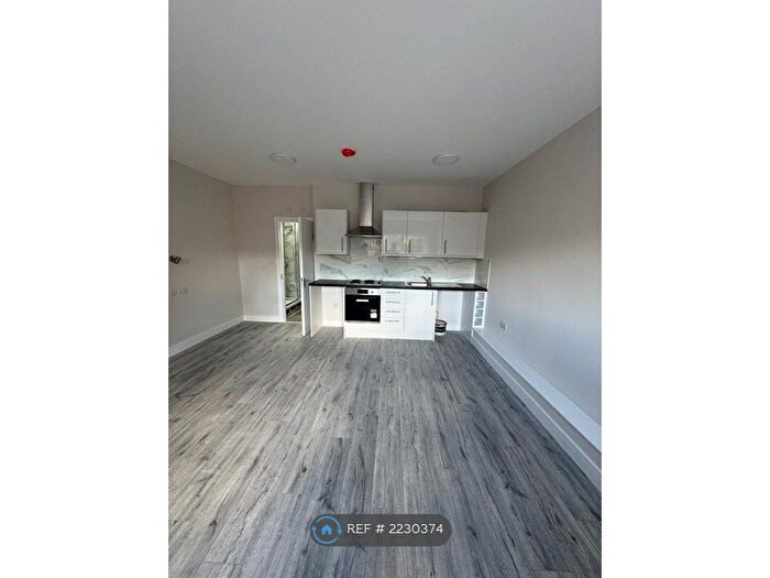 Studio To Rent In Marlowes, Hemel Hempstead, HP1