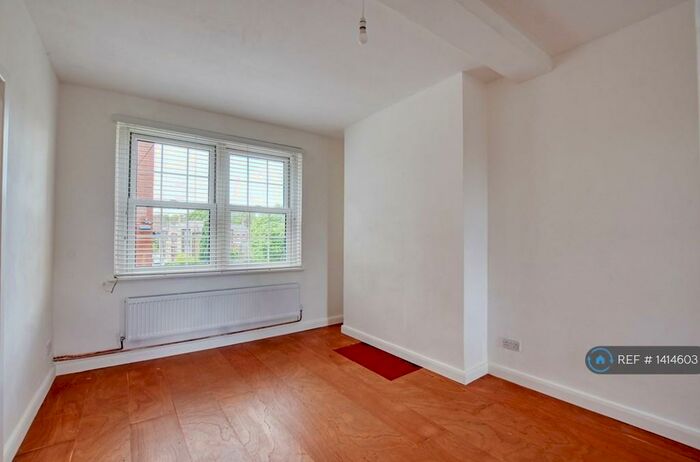 Studio To Rent In Irving House, London, SE17
