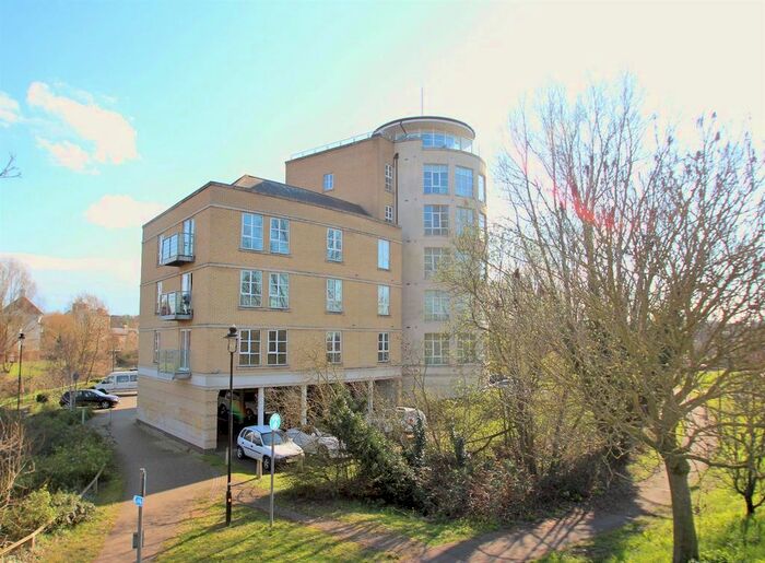 2 Bedroom Flat To Rent In Rotary Way, Colchester, CO3