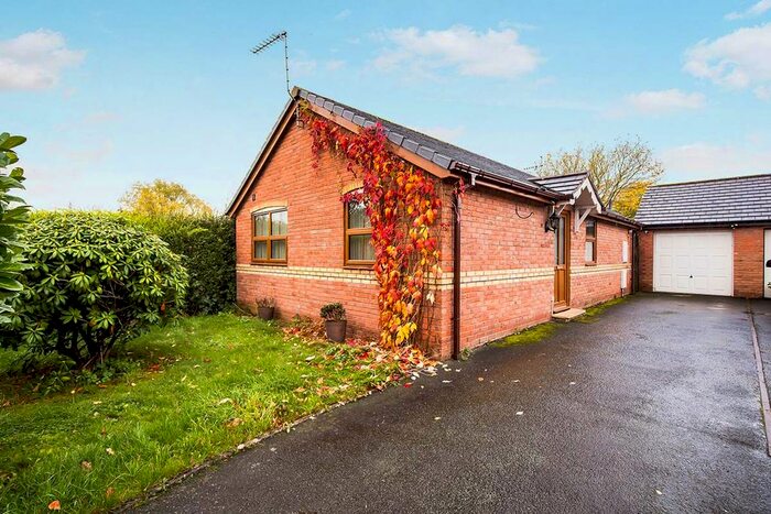 2 Bedroom Bungalow For Sale In Fernhill Lane, Gobowen, Oswestry, SY11