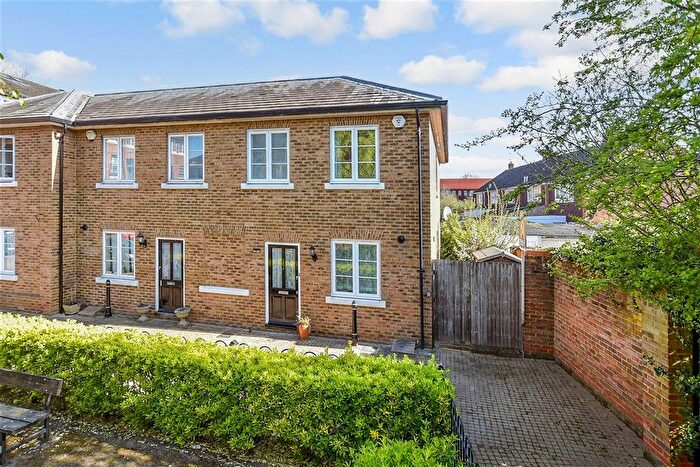 3 Bedroom Semi Detached House For Sale In The Spires, Canterbury, Kent, CT2