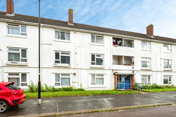 2 Bedroom Flat For Sale In Colwell Close, Southampton, SO16