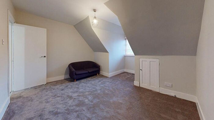 1 Bedroom Flat To Rent In Woodstock Road, Chiswick, London, W4