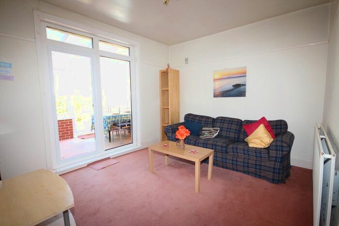 4 Bedroom Semi-Detached House To Rent In Malmesbury Park Road, Bournemouth, BH8