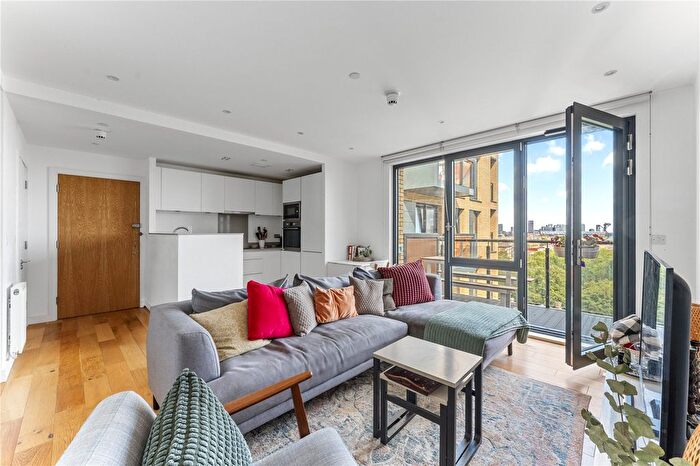 3 Bedroom Flat For Sale In Palmers Road, Bethnal Green, E2