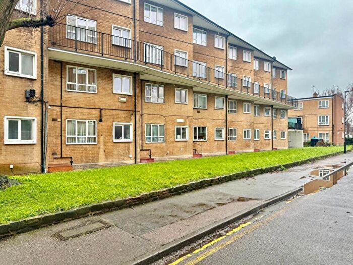 3 Bedroom Maisonette To Rent In Beaconsfield Road, Edmonton, N9