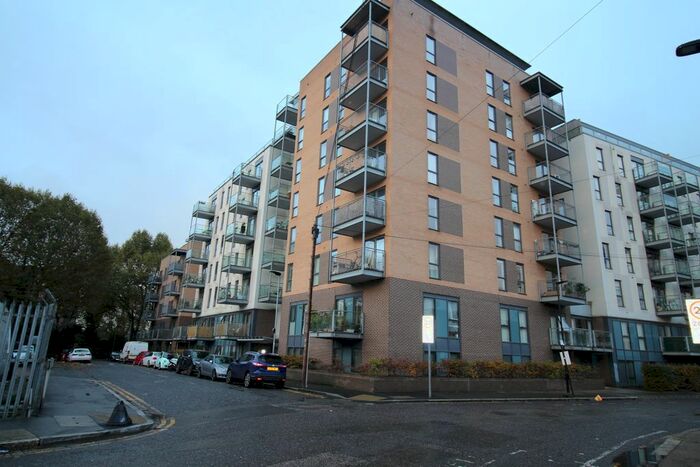 2 Bedroom Flat To Rent In Turner Street, London, E16