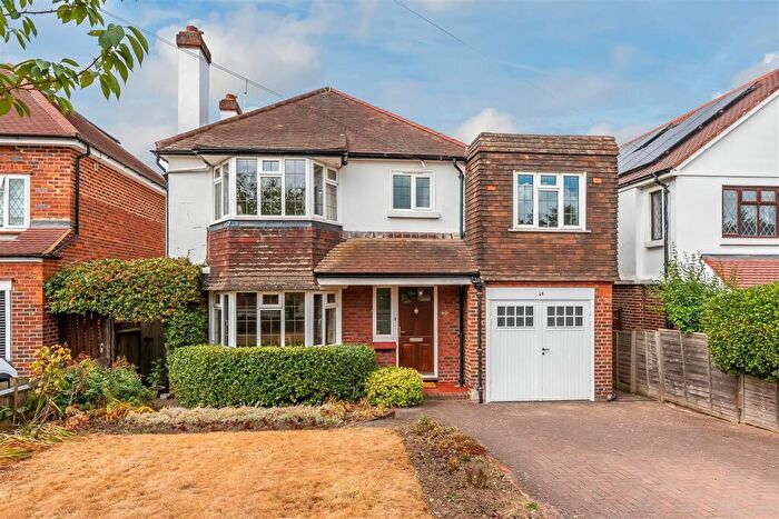 4 Bedroom Detached House For Sale In Harefield Avenue, Cheam, SM2