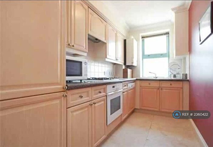 2 Bedroom Flat To Rent In Shoot Up Hill, London, NW2