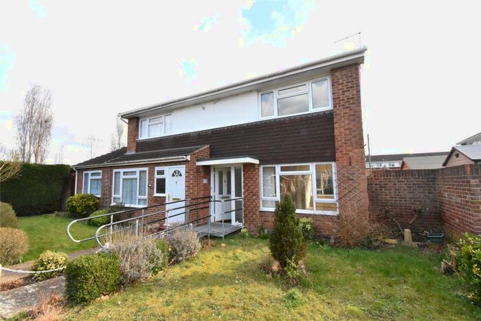 2 Bedroom Terraced House To Rent In Radcot Close, Maidenhead, Berkshire, SL6