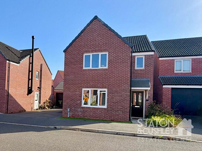 3 Bedroom Detached House For Sale In First Oak Drive, Clipstone Village, NG21