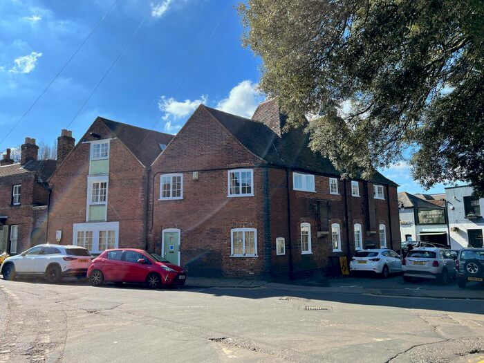 Studio To Rent In Oaten Hill, Canterbury, CT1