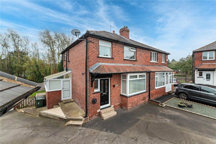 3 Bedroom Semi-Detached House For Sale In Glendale Estate, Morley, Leeds, West Yorkshire, LS27