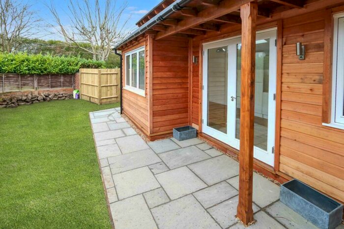 1 Bedroom Detached House To Rent In Woodview Road, Pangbourne, RG8