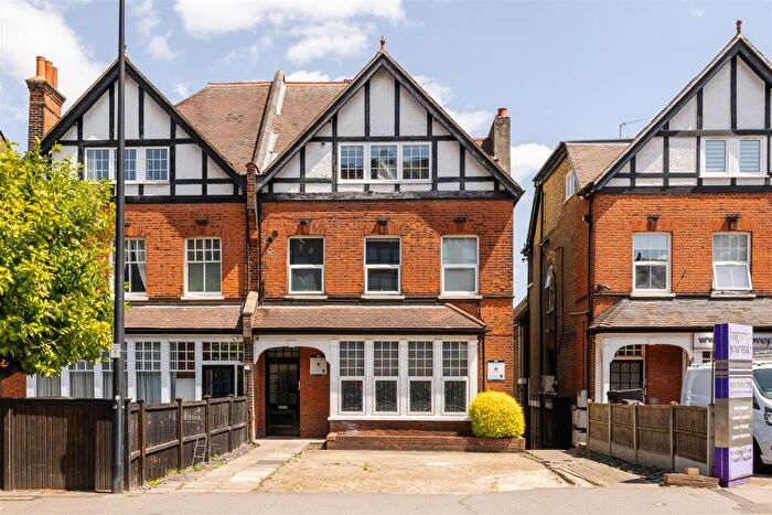 1 Bedroom Flat For Sale In High Road, Woodford Green, IG8